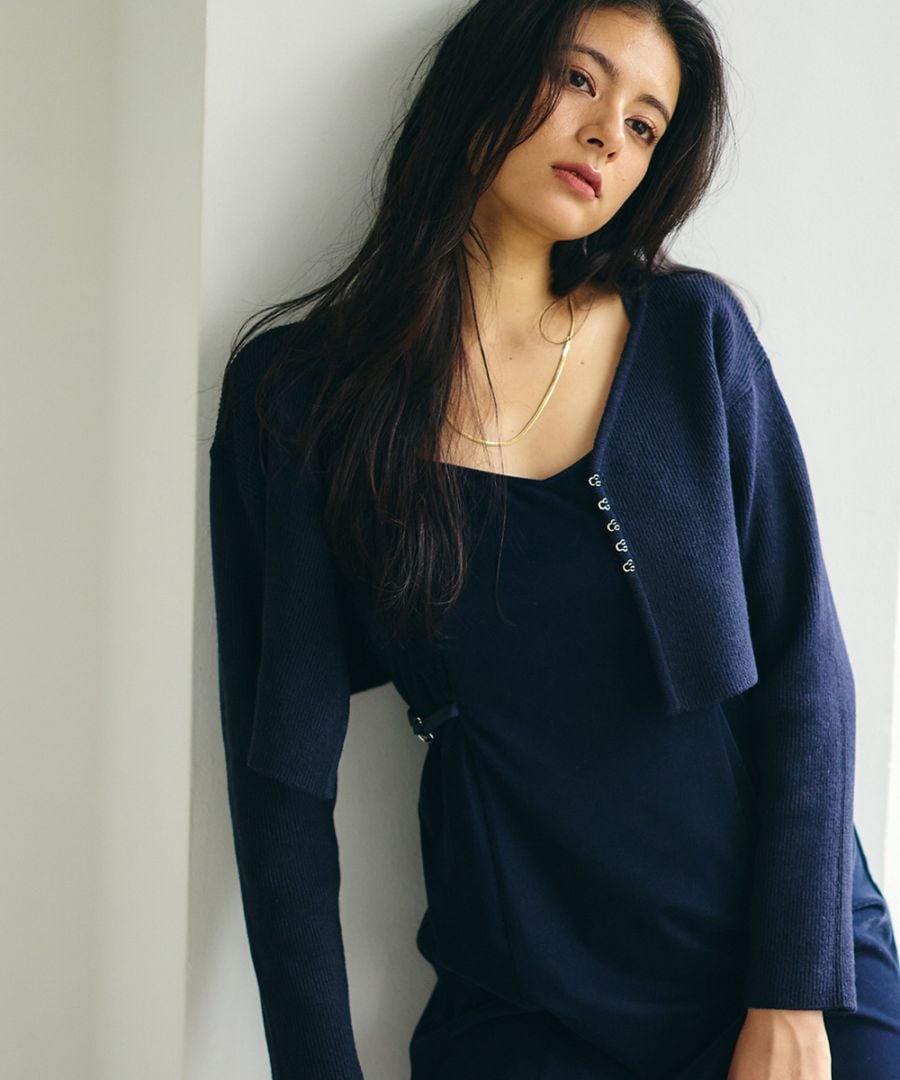 Vネックデザイン金具クロップドニットカーディガン - 12Twelve Agenda