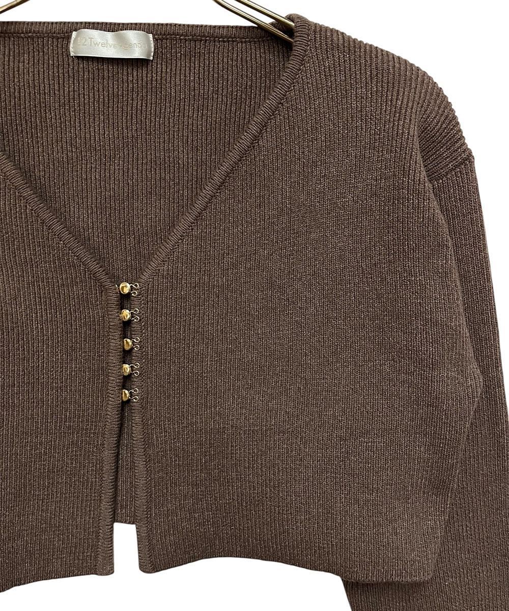 Vネックデザイン金具クロップドニットカーディガン - 12Twelve Agenda