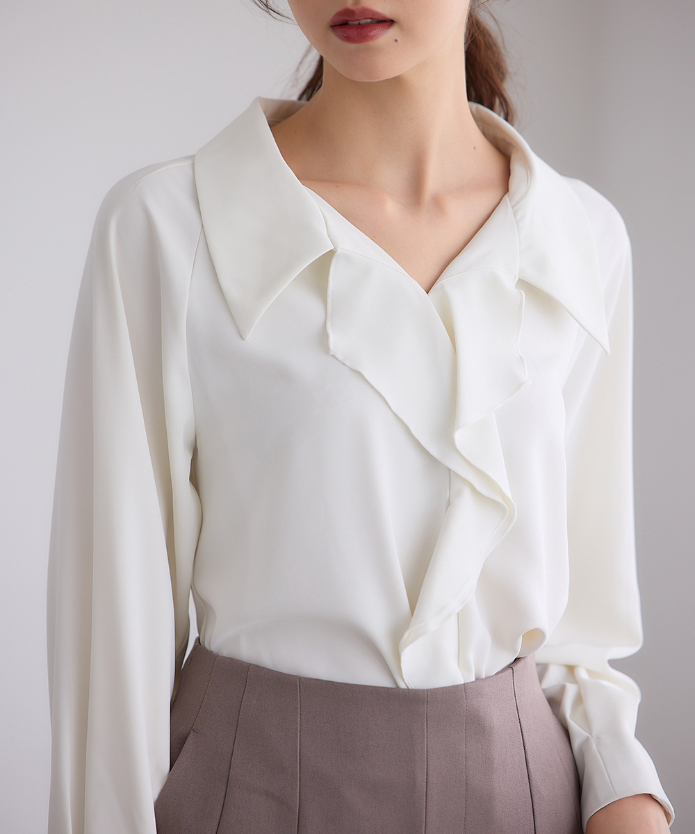 ✨未使用タグ付✨23年 CLOTH&CROSS ダンプフリルブラウス ✨未使用タグ付✨23年 CLOTH&CROSS ダンプフリルブラウス 楽天