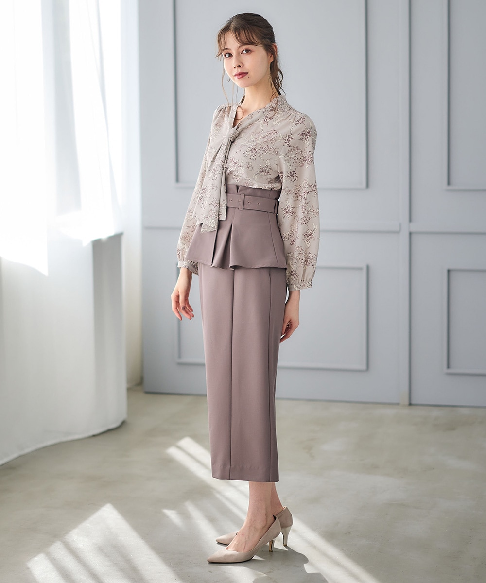美品　24年モデル　アクテAKTE フロントフリルブラウス　花柄 AKTE ブラウス シャツ フロントフリルブラウス レディース