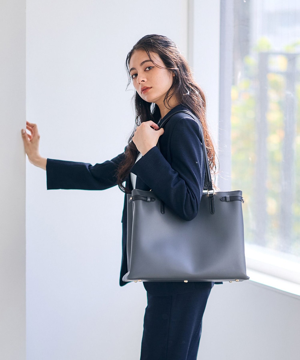 大容量配色ベルトA4バッグ - 12Twelve Agenda(トゥエルブアジェンダ