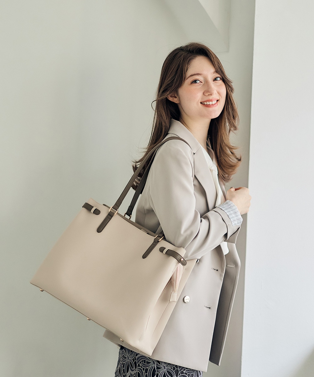 大容量配色ベルトA4バッグ - 12Twelve Agenda(トゥエルブアジェンダ