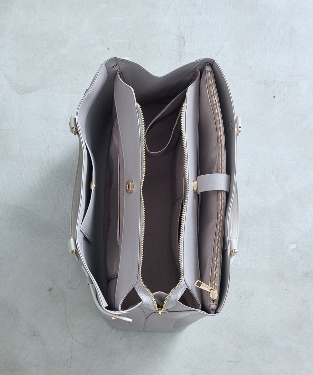 大容量配色ベルトA4バッグ - 12Twelve Agenda(トゥエルブアジェンダ