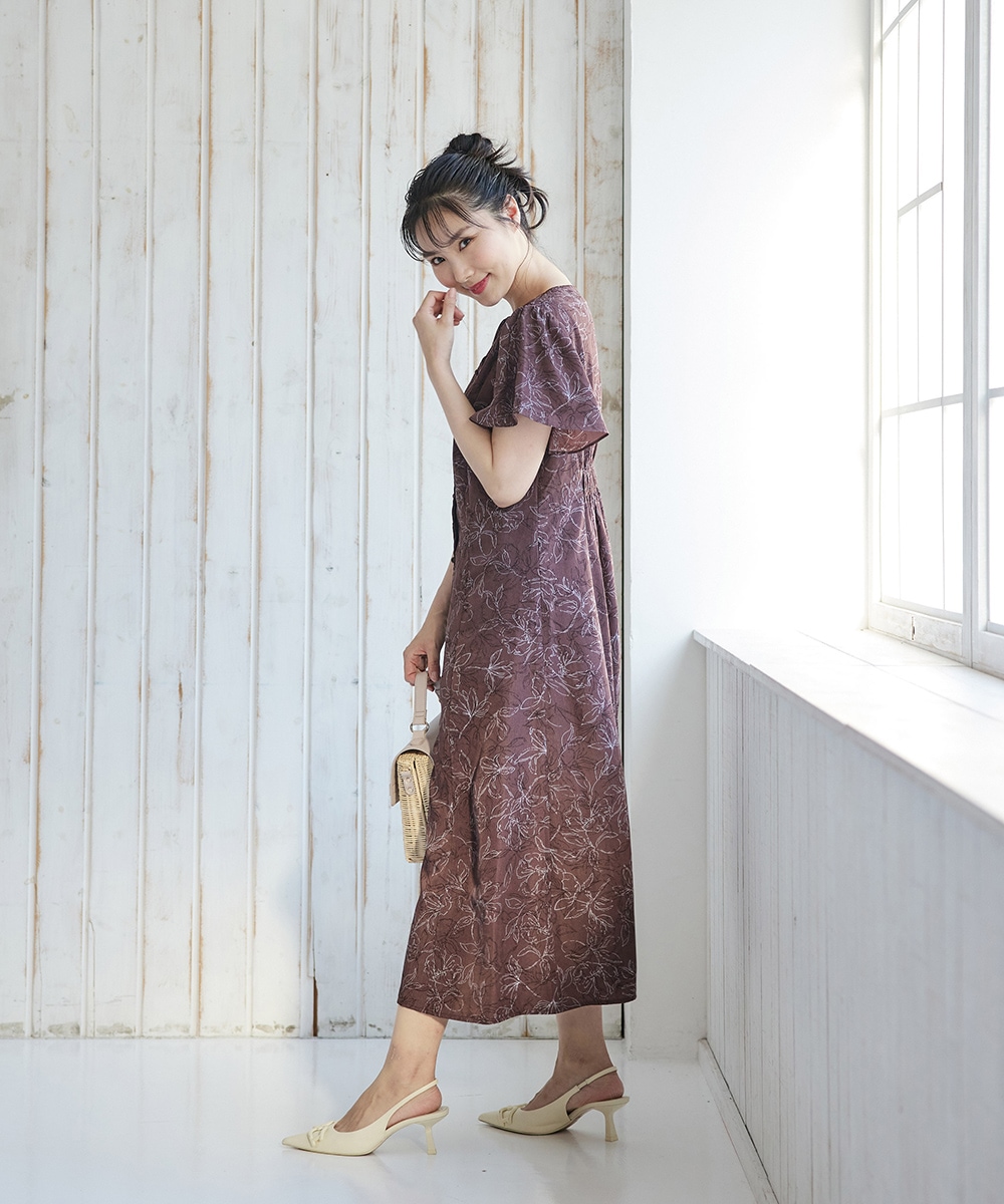 【極美品】OBLI ワンピース　Vネック　フレアスリーブ　花柄　ボタニカル 極美品】OBLI ワンピース Vネック フレアスリーブ 花柄