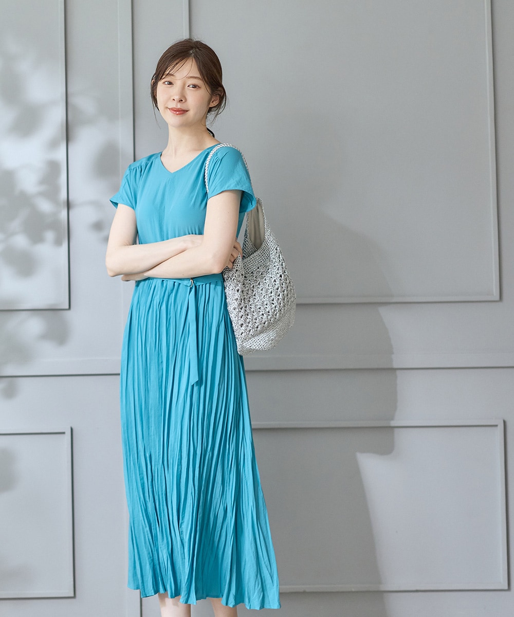 V12 ワンピース　新品　Lサイズ SALE】Vネックベルト付きクリンクルロングワンピース - 12Twelve