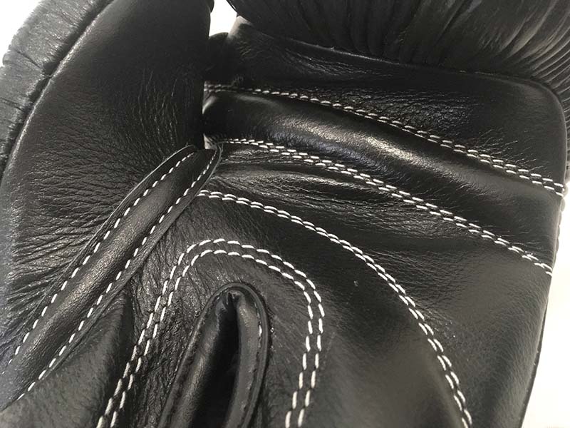 タイサマイ　スパーリング　グローブ　１4oz