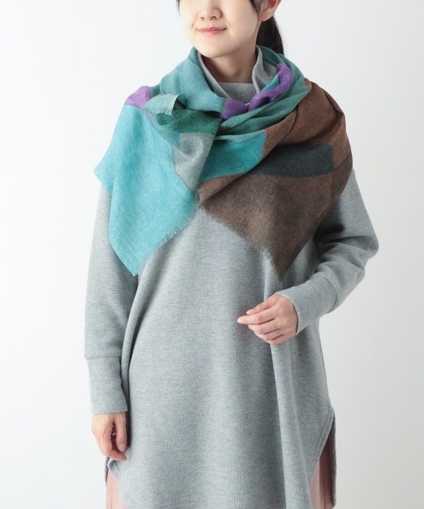 ウールシルク 幾何学プリント柄ショール B25W002