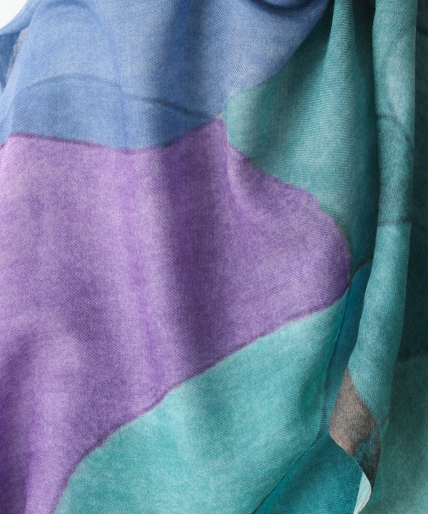 ウールシルク 幾何学プリント柄ショール B25W002