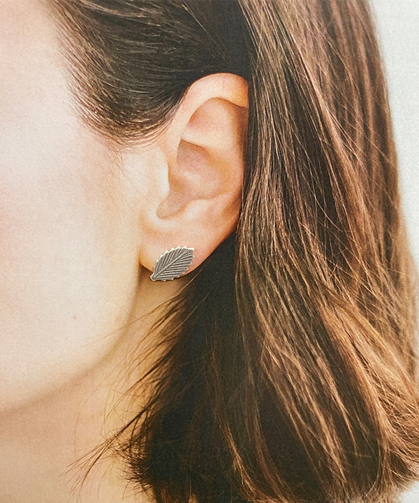 カレンシルバー リーフ スタッド ピアス TGSE-2221 ★