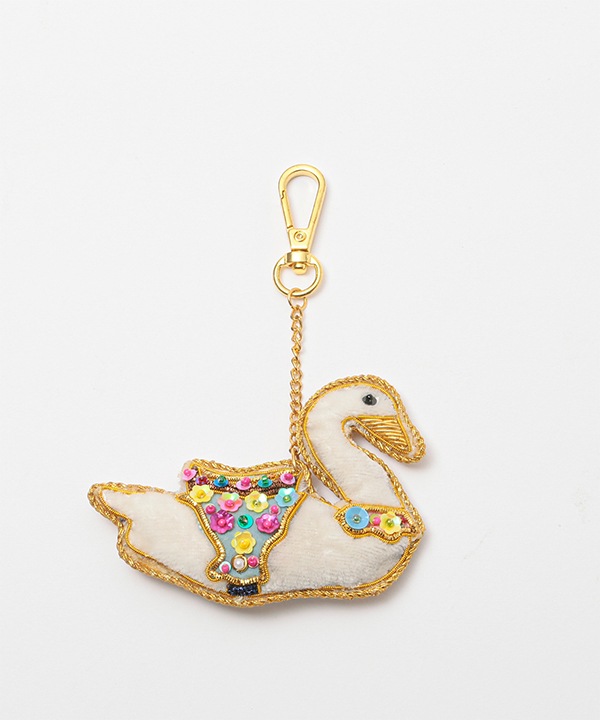 ザリ刺繍 スワン バッグチャーム（キーホルダー） M21-2493