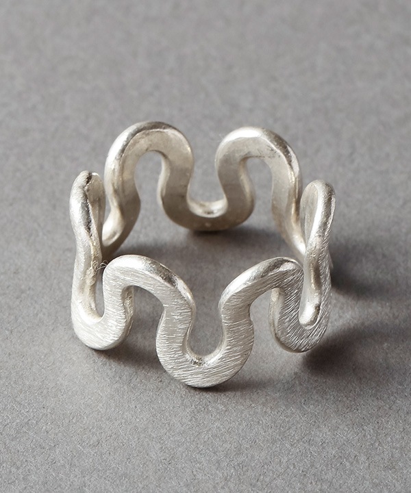 カレンシルバー 幅広 ウェーブ リング（3サイズ） TGSR-2205 ★