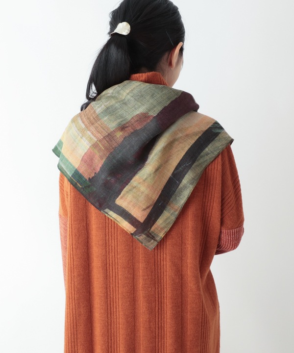 ウール混 アート調プリントスカーフ B25W013