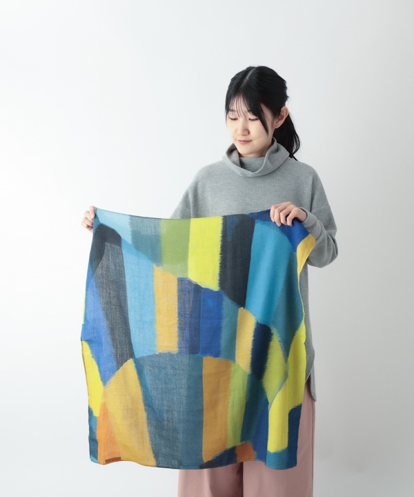 ウール混 幾何学柄プリントスカーフ B25W015