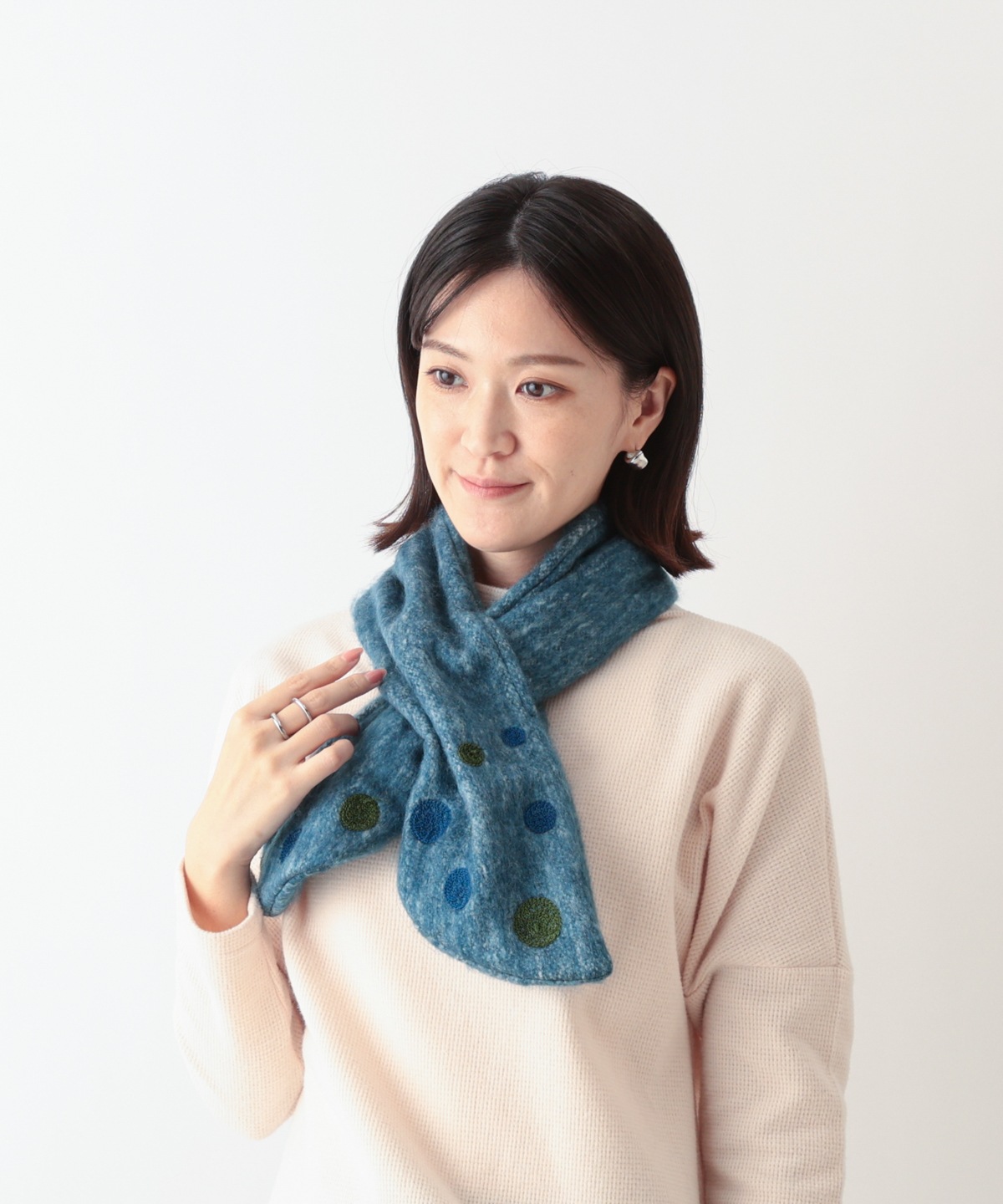 ドット刺繍ミニショール B25W026