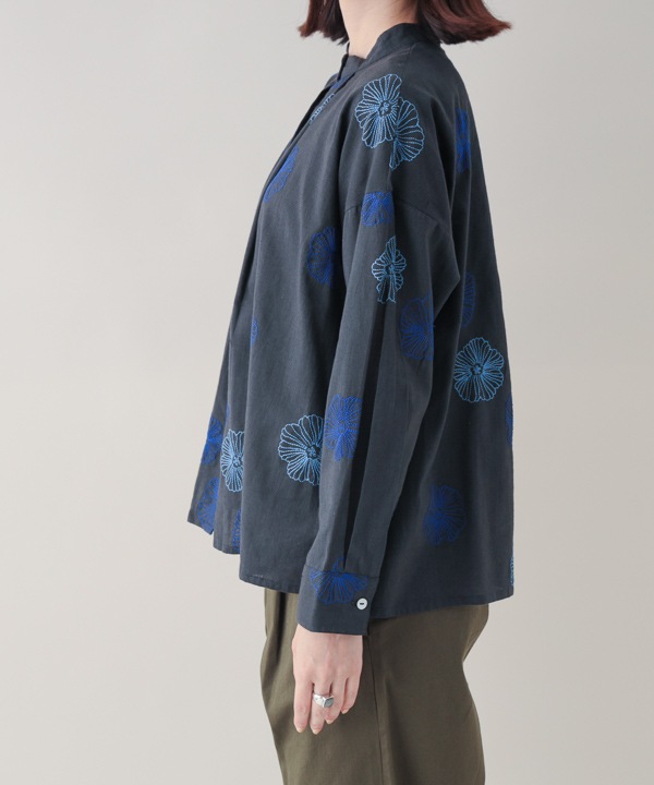 綿麻踊るお花たち刺繍シャツブラウス 25W408