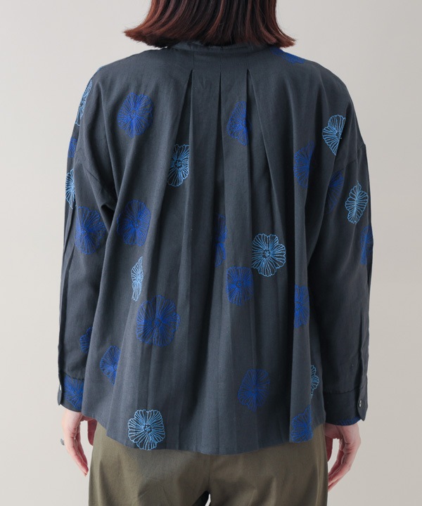 綿麻踊るお花たち刺繍シャツブラウス 25W408