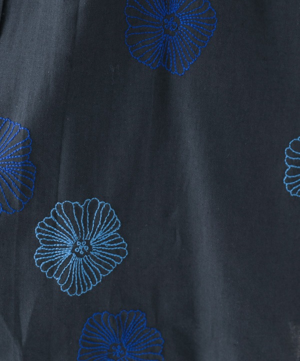 綿麻踊るお花たち刺繍シャツブラウス 25W408