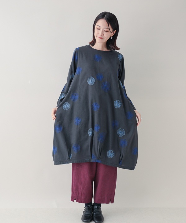 綿麻踊るお花たち刺繍コクーンワンピース 25W409