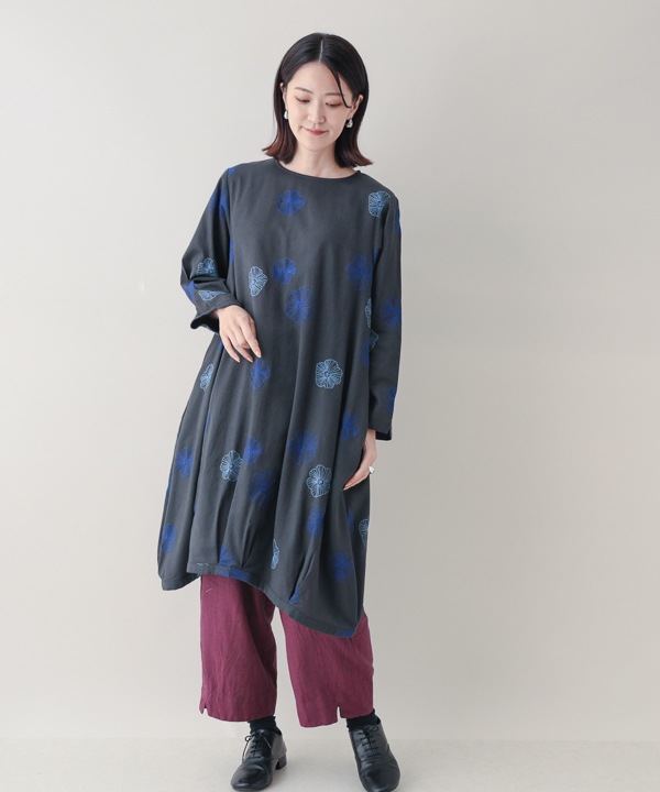 綿麻踊るお花たち刺繍コクーンワンピース 25W409