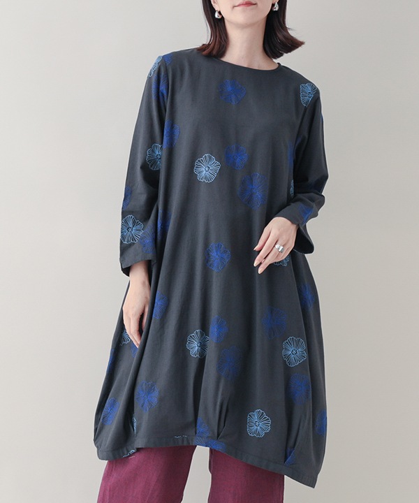 綿麻踊るお花たち刺繍コクーンワンピース 25W409