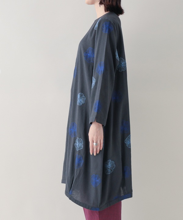 綿麻踊るお花たち刺繍コクーンワンピース 25W409