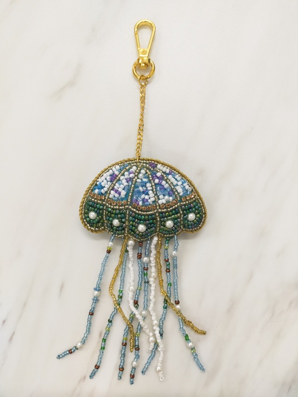 ザリ刺繍 クラゲ バッグチャーム（キーホルダー） M21-2428