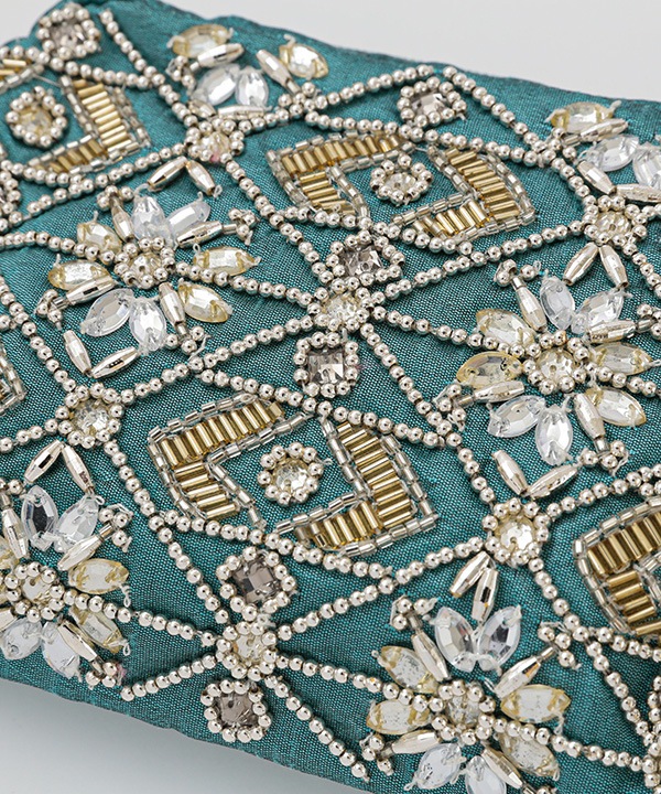 ビーズ刺繍ポーチ 17×10×マチ4cm （2カラー）M42-1375