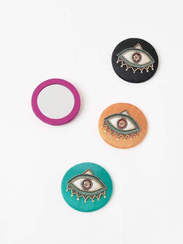 イーブルアイビーズ刺繍 ハンドミラー（4カラー） M42-2049