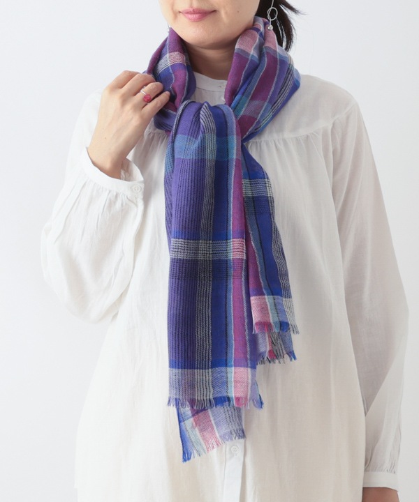 ウール100％ チェック柄ショール B25W032