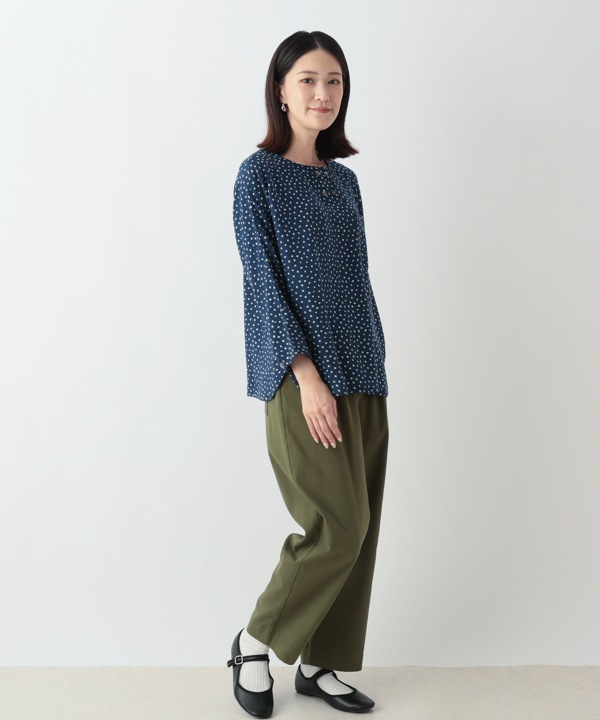 小さなポルカドット・ブロックプリント・綿麻レーヨンラフ・ブラウス 25W417