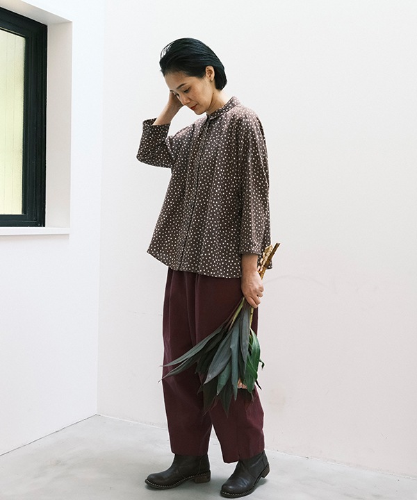 小さなポルカドット・ブロックプリント・綿麻レーヨンギャザーブラウス 25W418