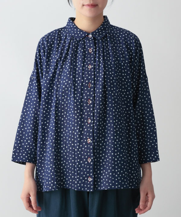 小さなポルカドット・ブロックプリント・綿麻レーヨンギャザーブラウス 25W418