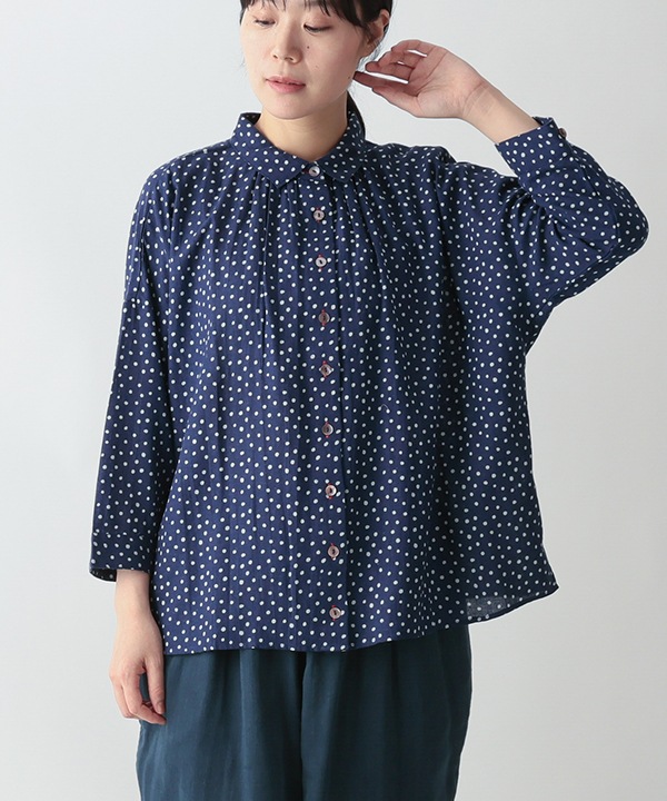 小さなポルカドット・ブロックプリント・綿麻レーヨンギャザーブラウス 25W418