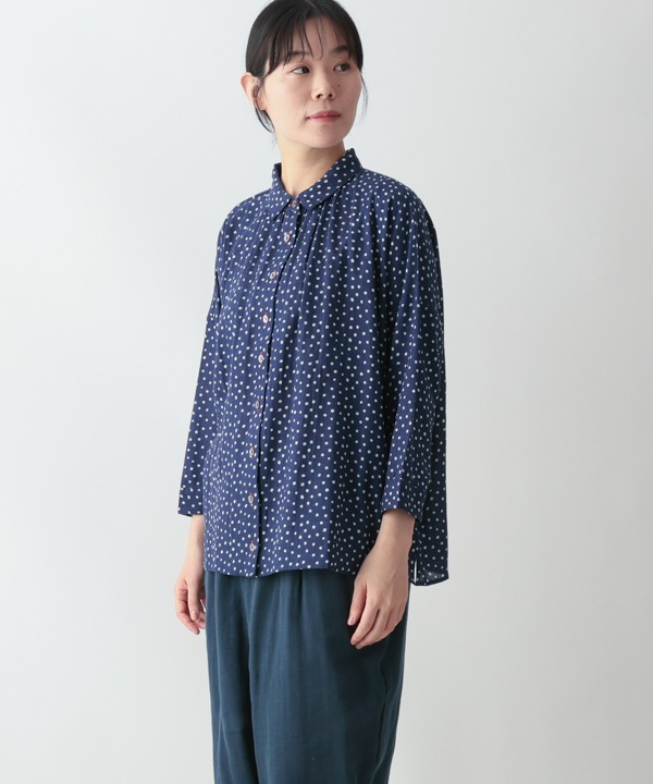 小さなポルカドット・ブロックプリント・綿麻レーヨンギャザーブラウス 25W418