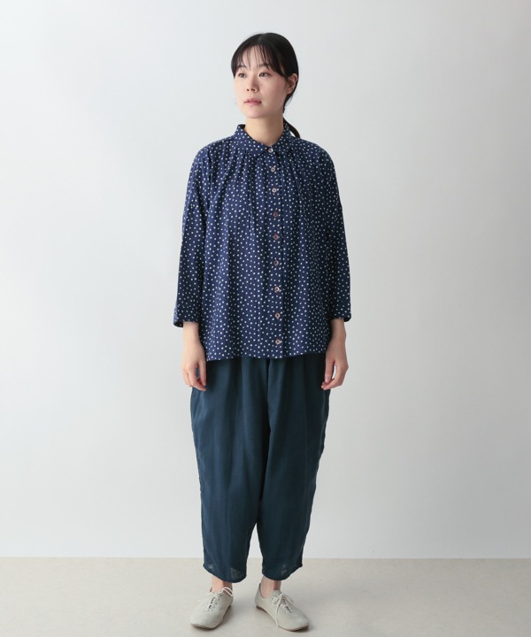 小さなポルカドット・ブロックプリント・綿麻レーヨンギャザーブラウス 25W418