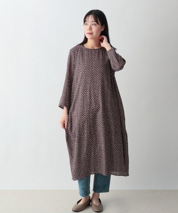 小さなポルカドット・ブロックプリント・綿麻レーヨンコクーンワンピース 25W419