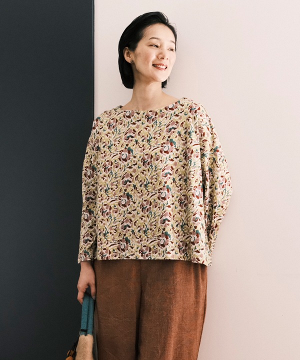 カラムカリ・プリントジャージラフ・ブラウス 25W420