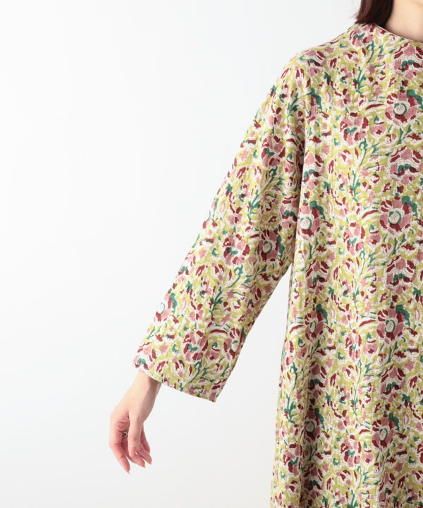 カラムカリ・プリントジャージオフボトルネック・チュニック 25W421