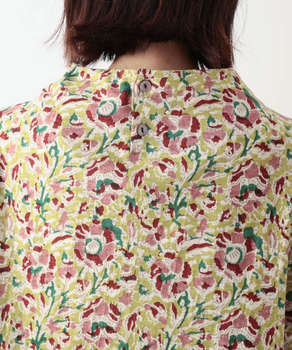 カラムカリ・プリントジャージオフボトルネック・チュニック 25W421