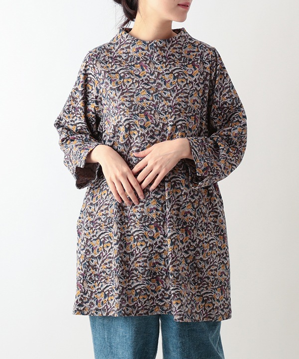 カラムカリ・プリントジャージオフボトルネック・チュニック 25W421