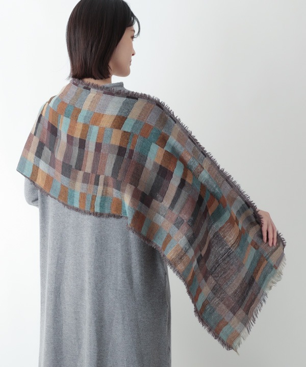 ウール100％ 幾何学柄ジャガードショール B25W040BE