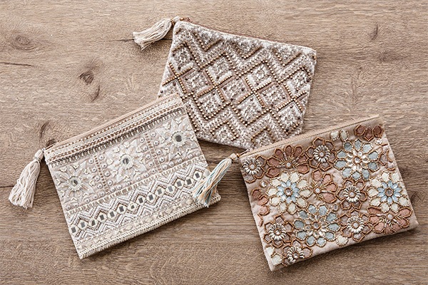ビーズ刺繍エスニックフラットシューズ - メルカリ