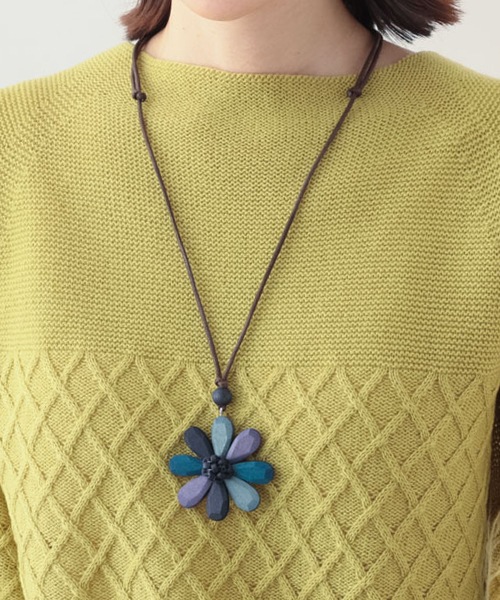 ウッド ミックスフラワーネックレス A25WPN055