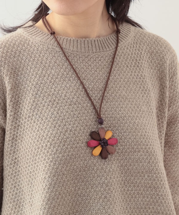 ウッド ミックスフラワーネックレス A25WPN055