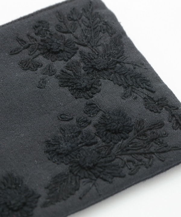 モノトーン花刺繍 ポーチ M42-2697