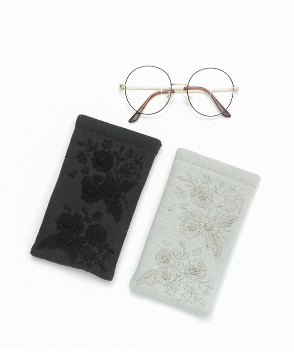 モノトーン花刺繍 メガネケース M42-2698