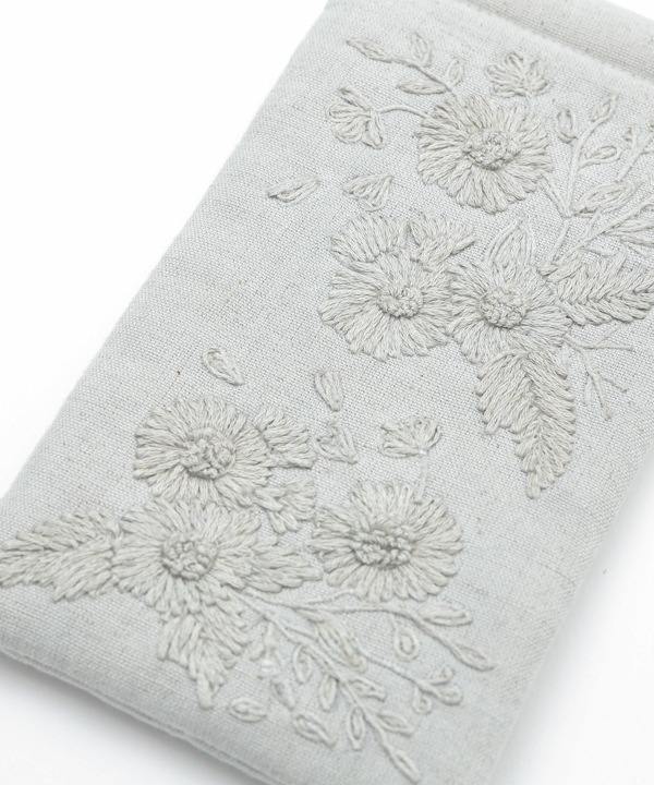 モノトーン花刺繍 メガネケース M42-2698