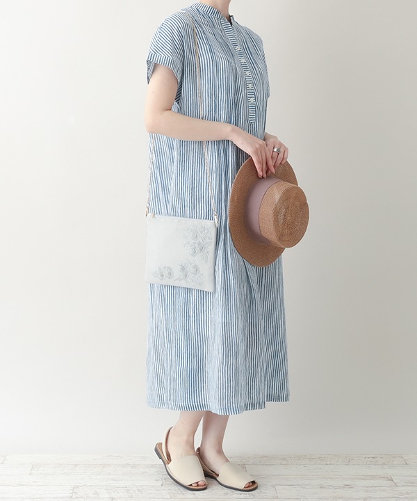 モノトーン花刺繍 ショルダーバッグ M42-2699