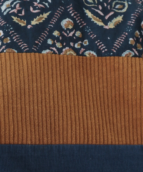 コーデュロイとプリント生地のパッチワークブラウス 25W431MX