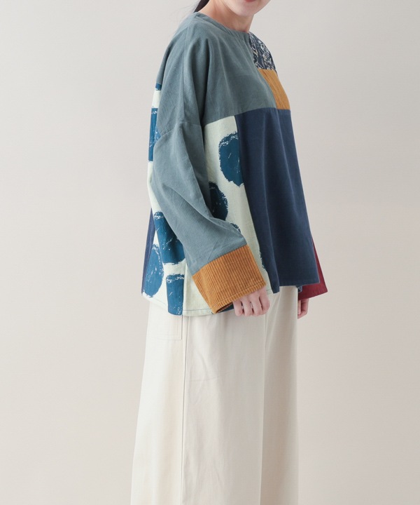 コーデュロイとプリント生地のパッチワークブラウス 25W431MX